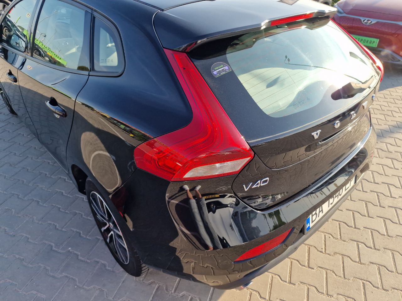 VOLVO V40