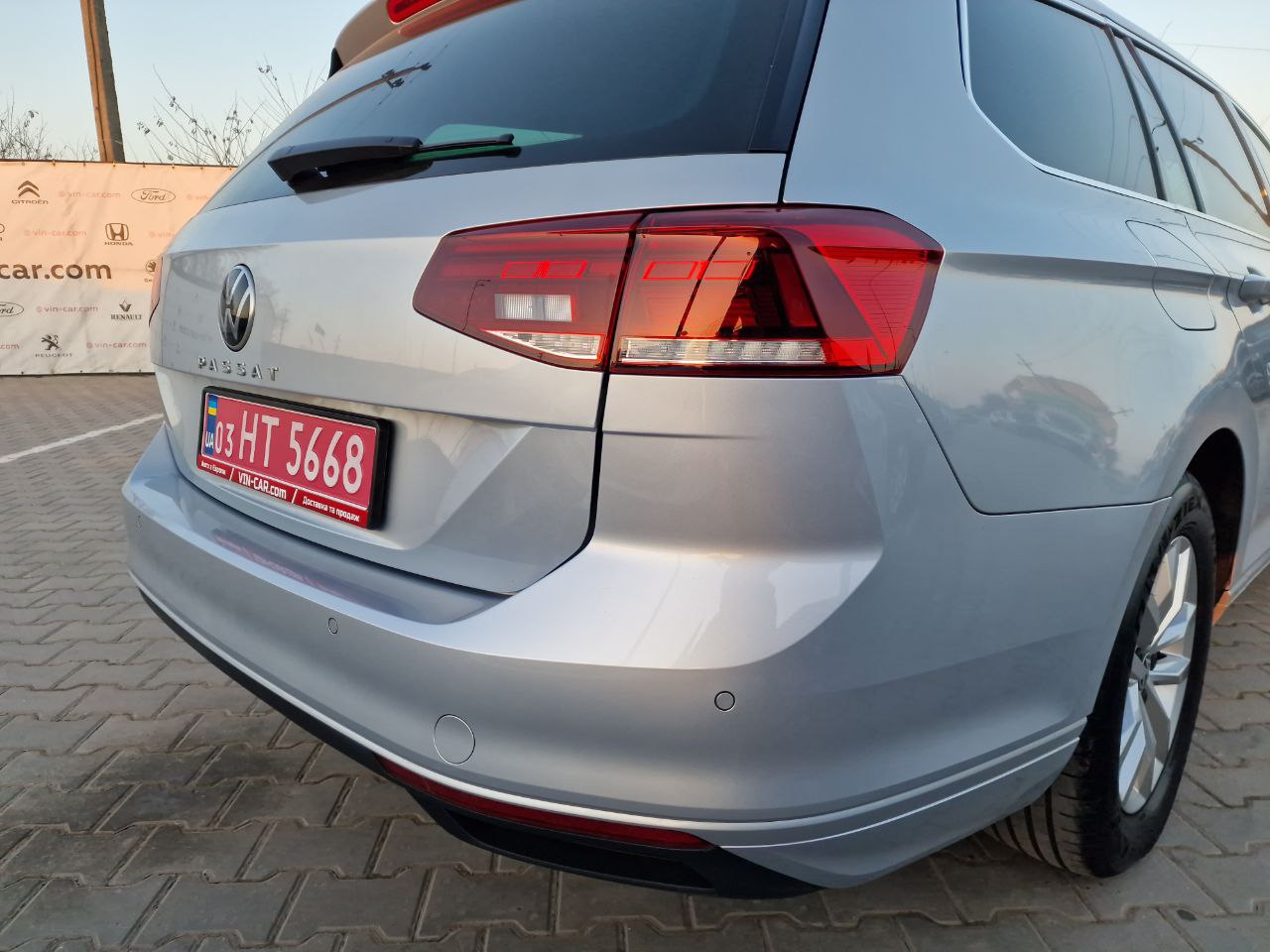 Volkswagen Passat Business+