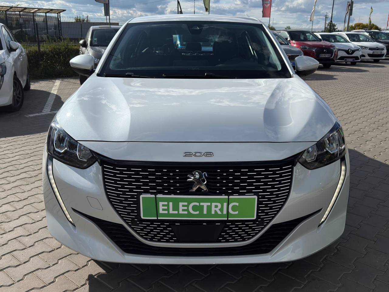 Peugeot E-208 Business
