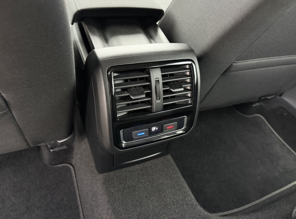 Volkswagen Passat Business+