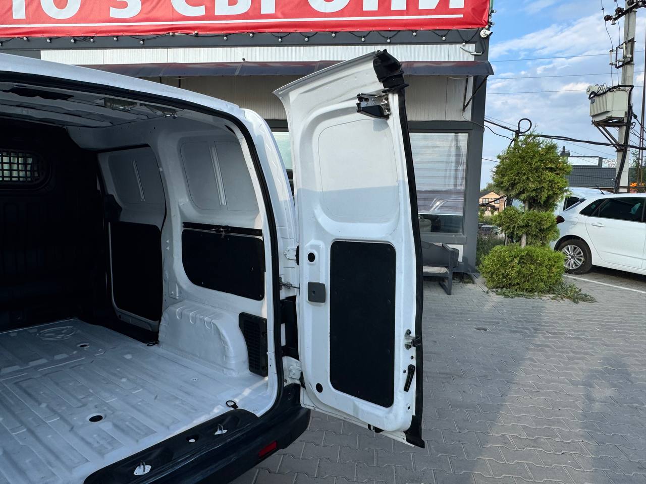 Nissan E-NV200