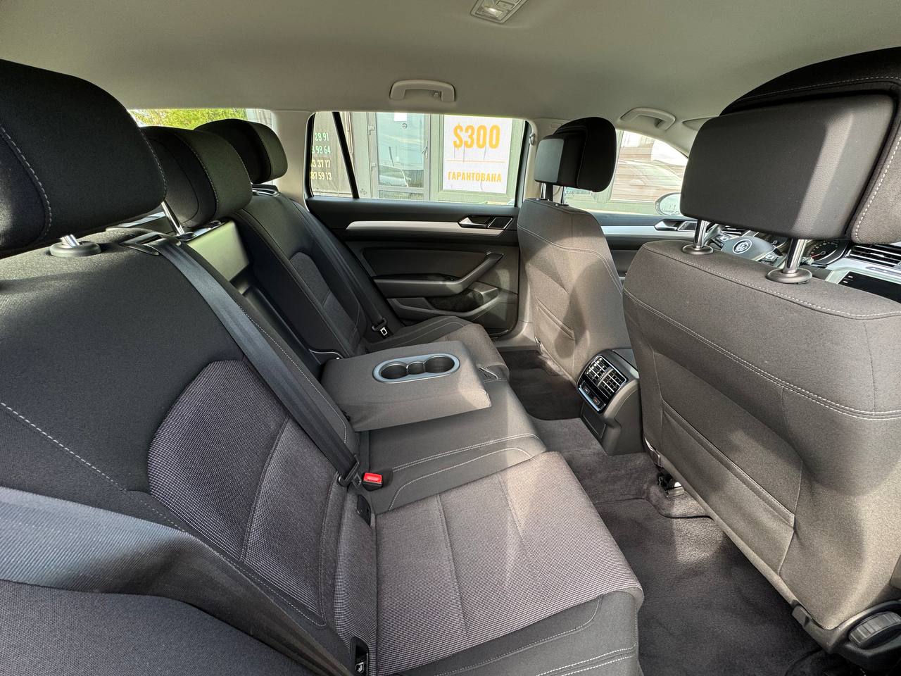 Volkswagen Passat Business+