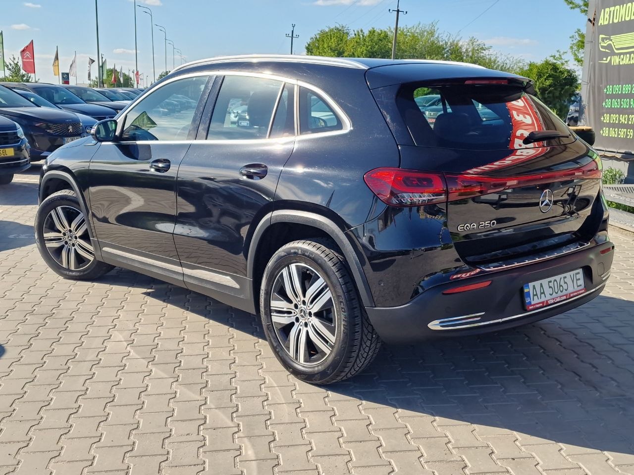 MERCEDES BENZ EQA