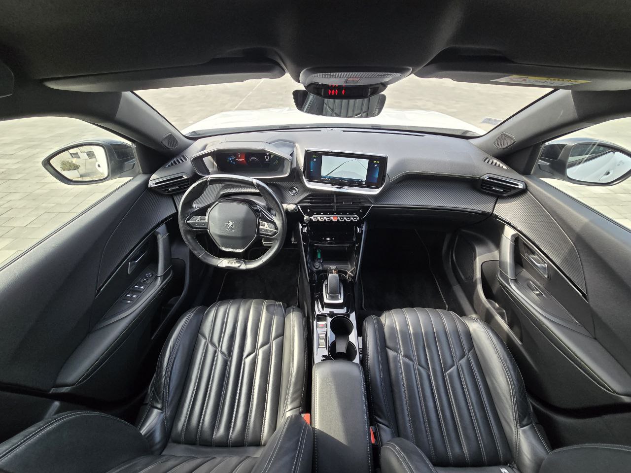 Peugeot E-2008 GT LINE