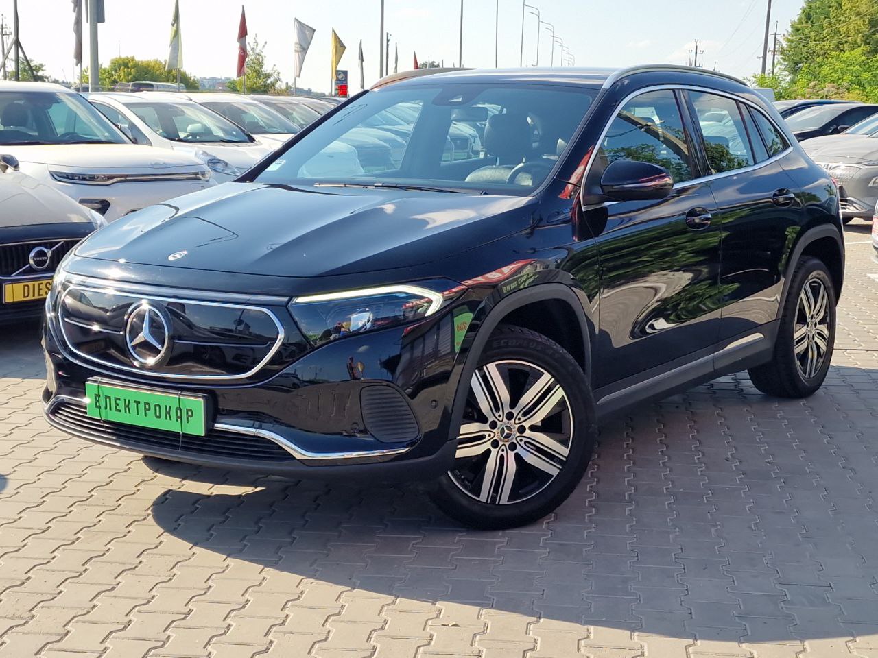 MERCEDES BENZ EQA