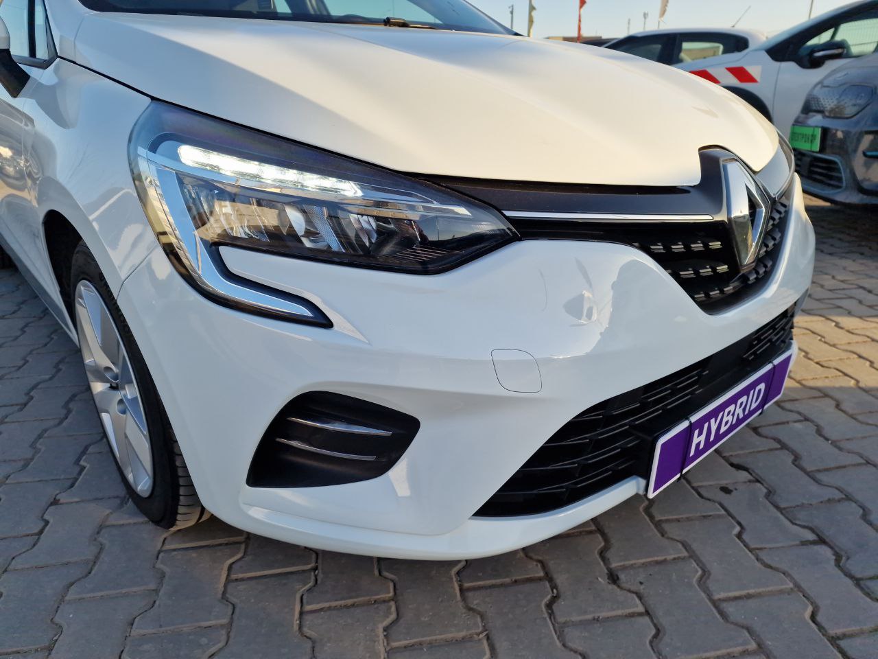 Renault Clio HYBRID Business