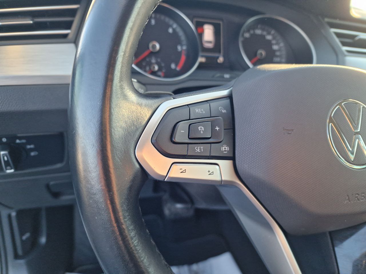 Volkswagen Passat Business+