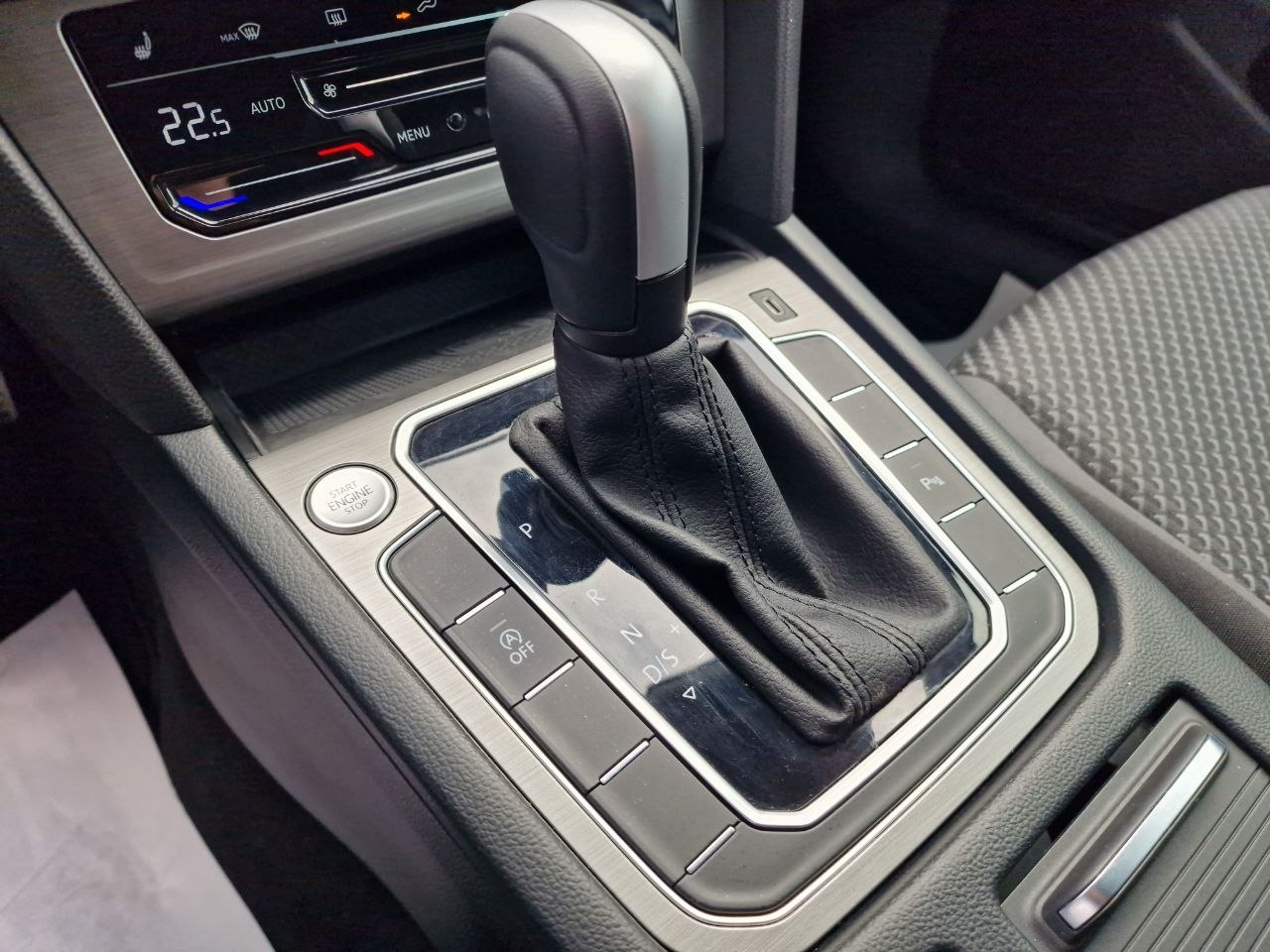 Volkswagen Passat Business+