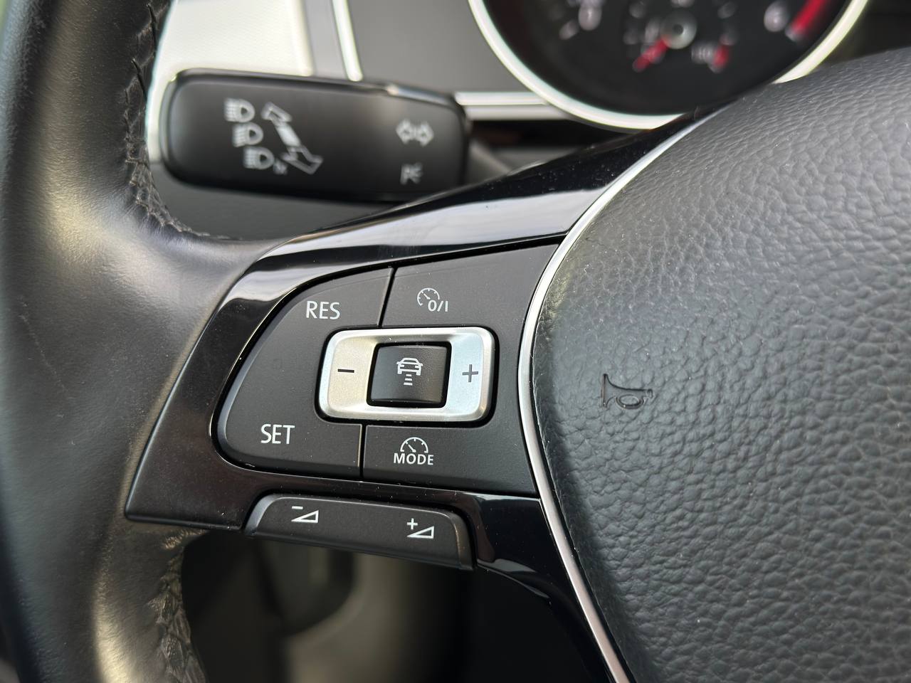 Volkswagen Passat Business+