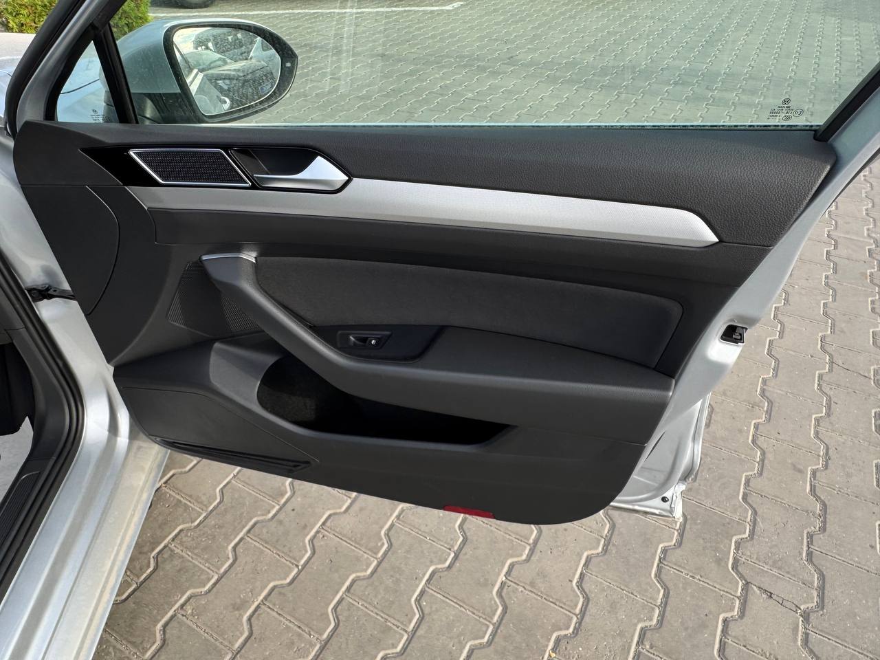 Volkswagen Passat Business+