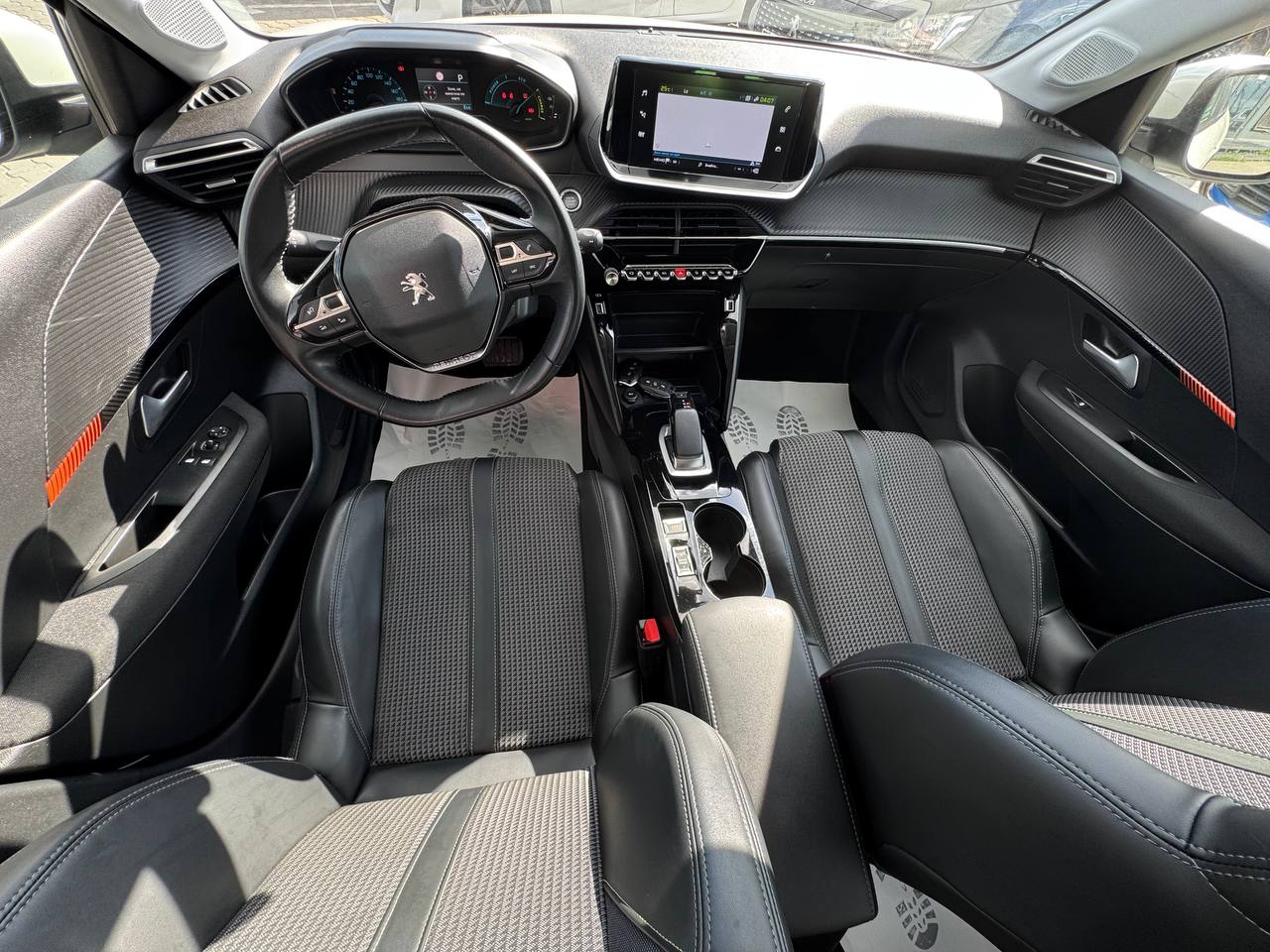 Peugeot E-208 Business