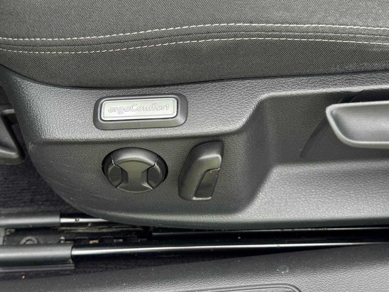 Volkswagen Passat Business+