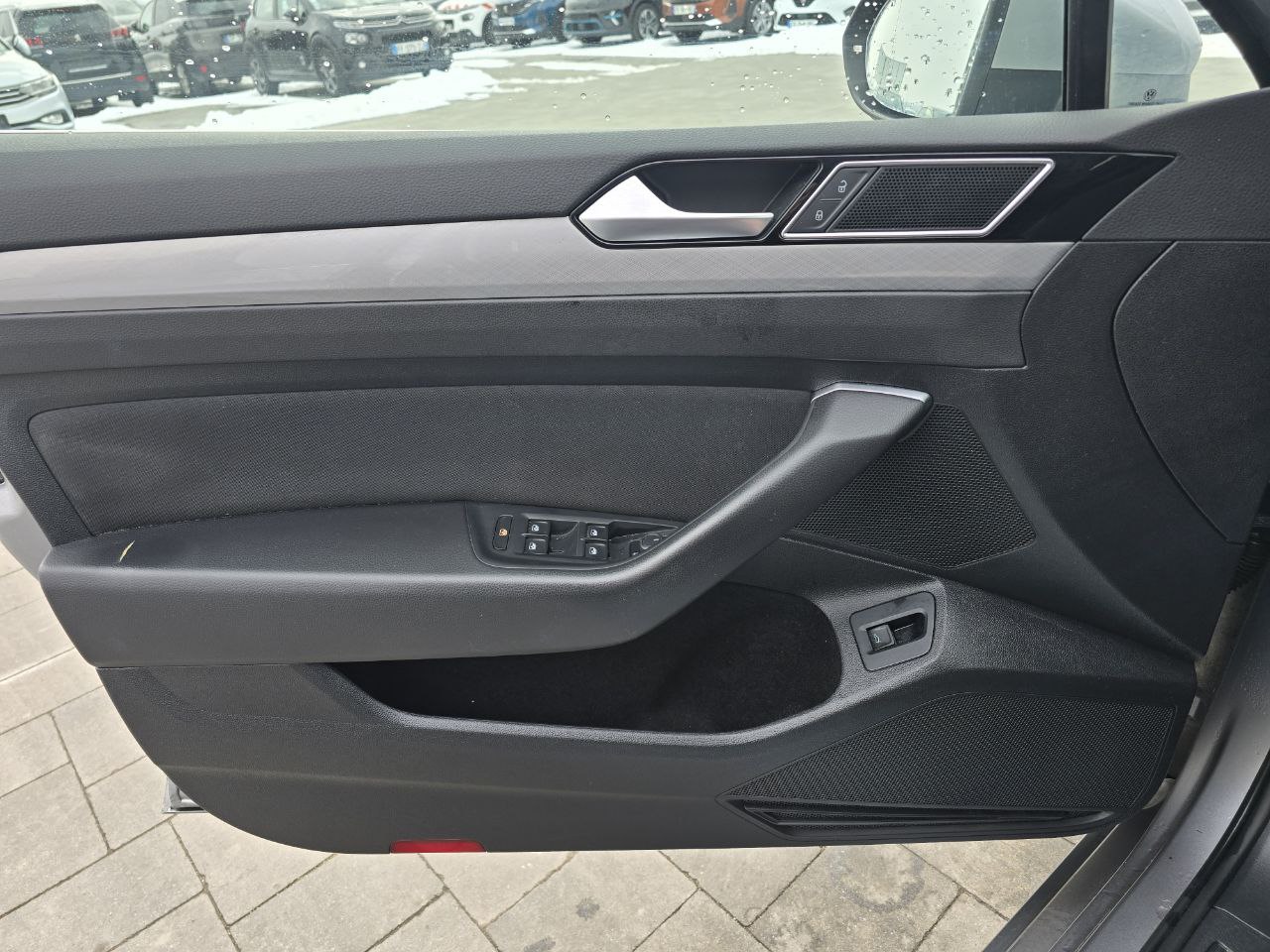 Volkswagen Passat Business+