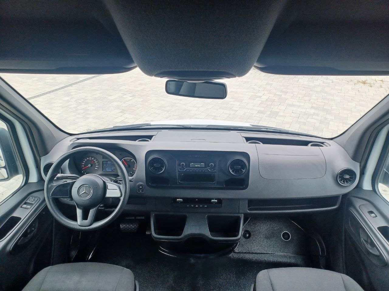 Mercedes-Benz E-Sprinter FWD