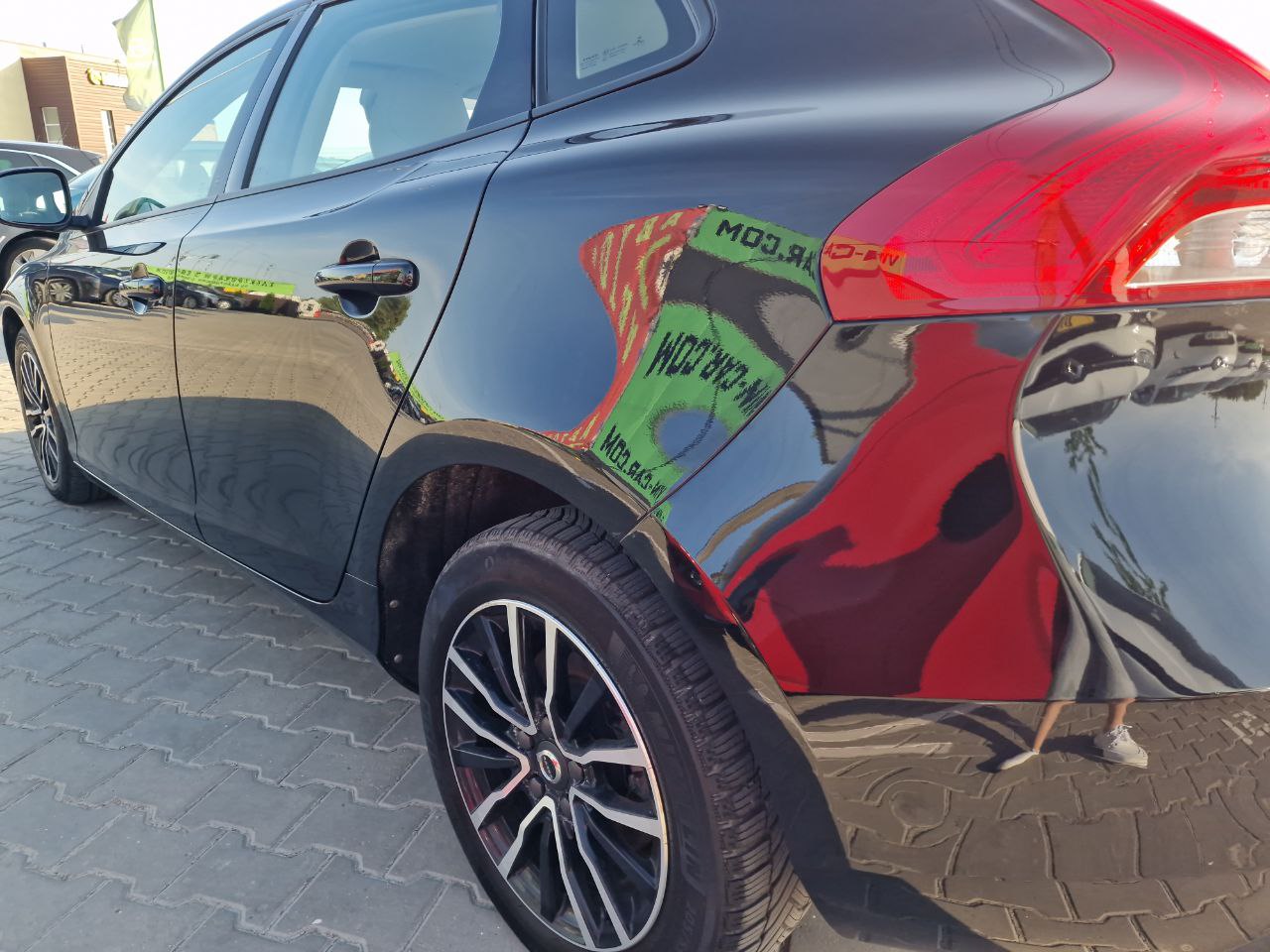 VOLVO V40