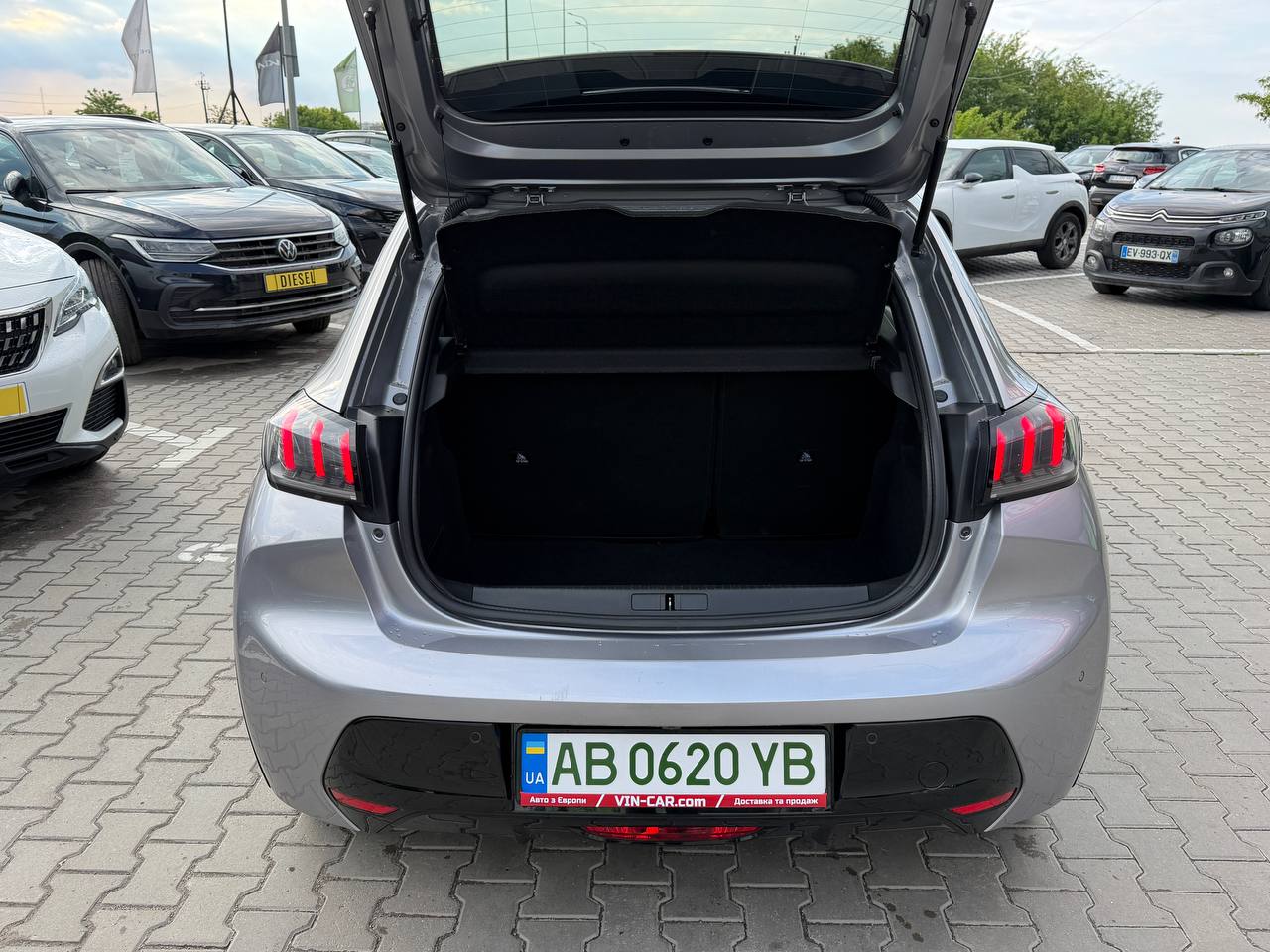 Peugeot 208