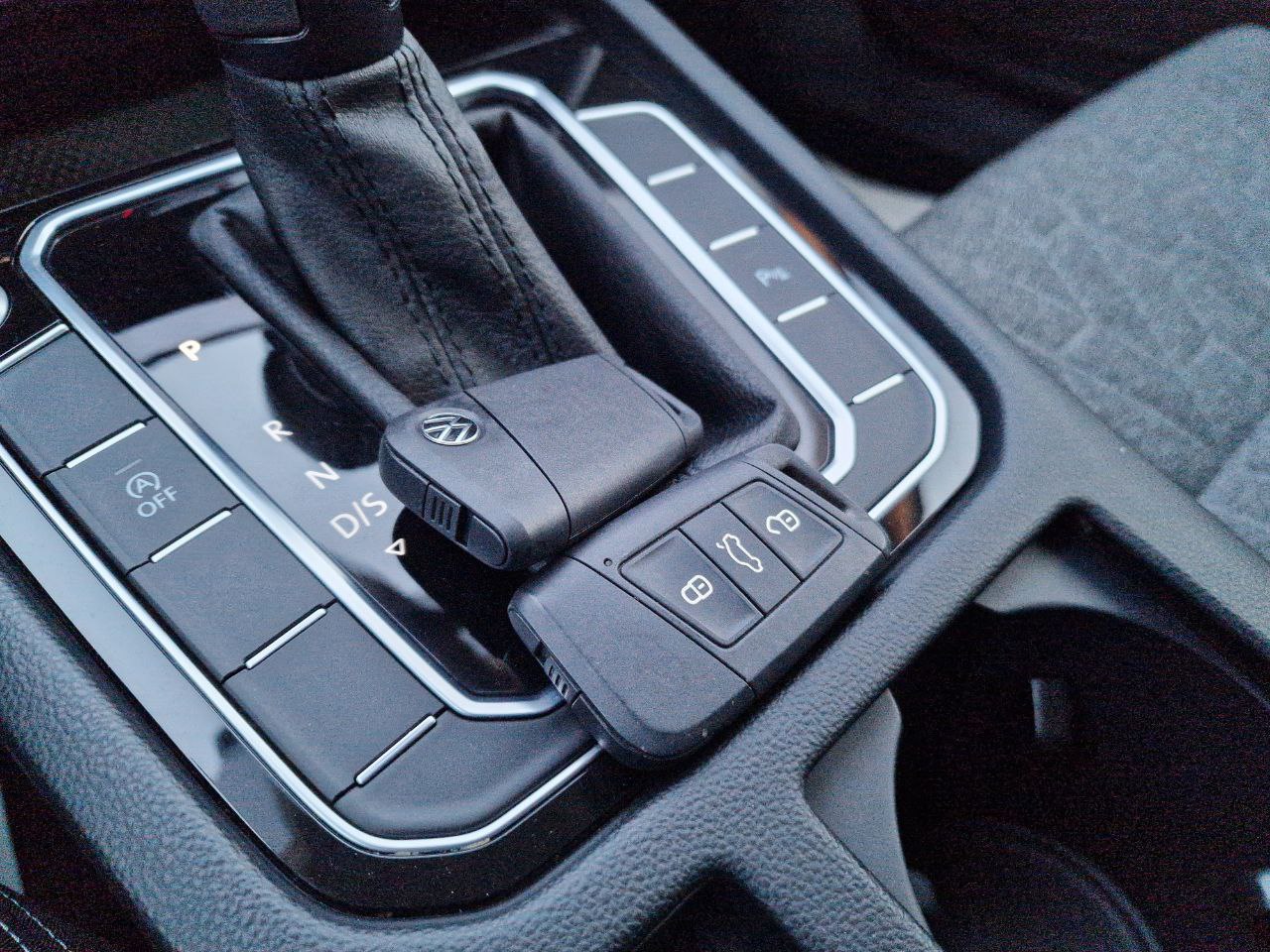 Volkswagen Passat Business+