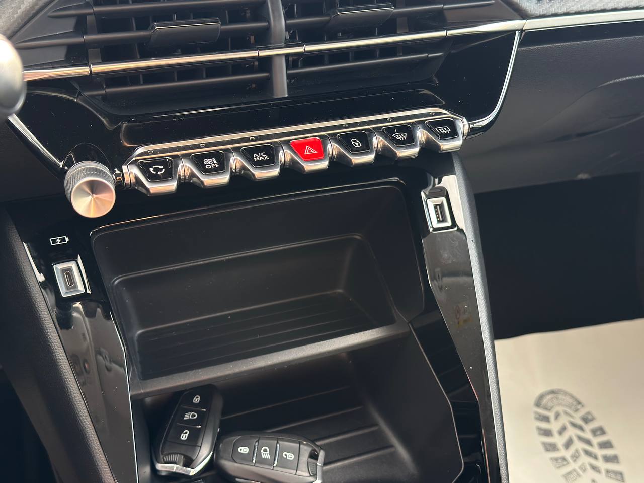 Peugeot E-208 Business