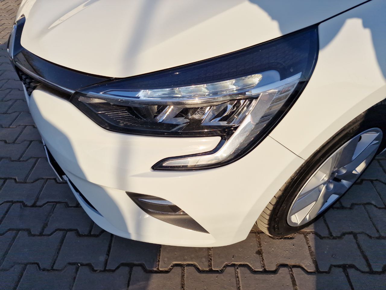 Renault Clio HYBRID Business