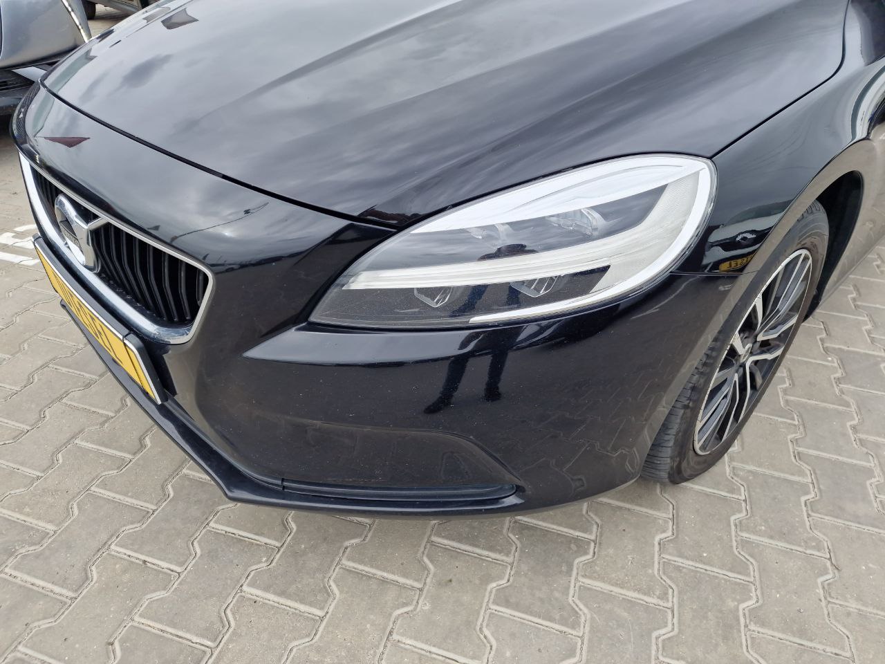 VOLVO V40
