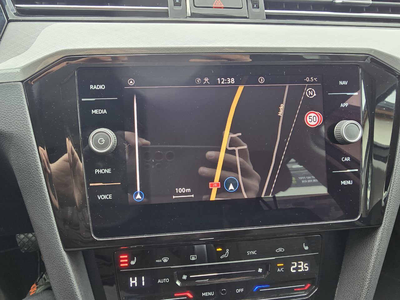 Volkswagen Passat Business+