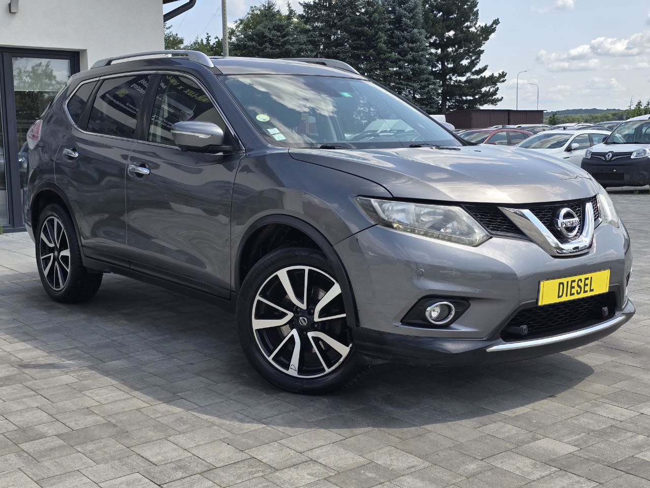 Nissan X-TRAIL