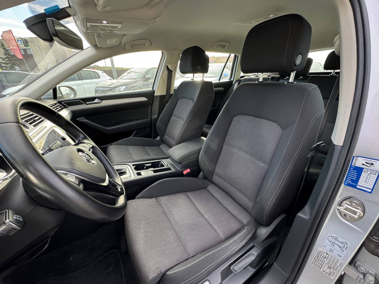 Volkswagen Passat Business+