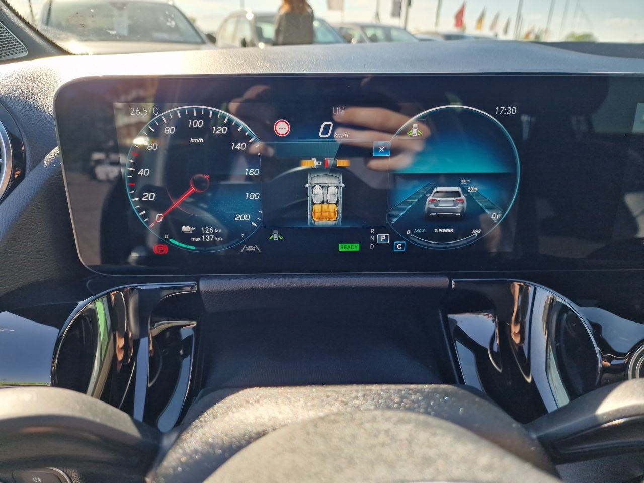 MERCEDES BENZ EQA