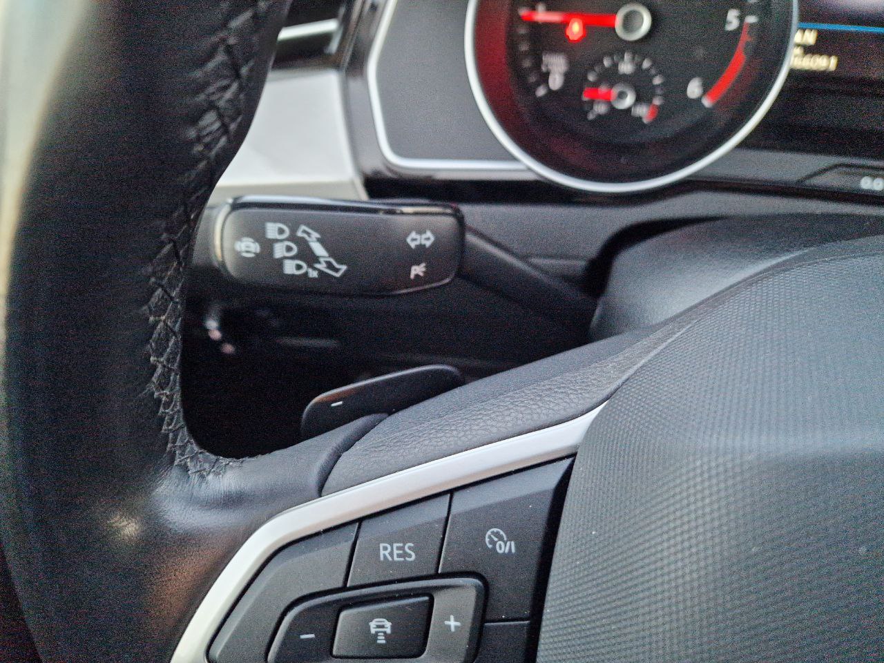 Volkswagen Passat Business+