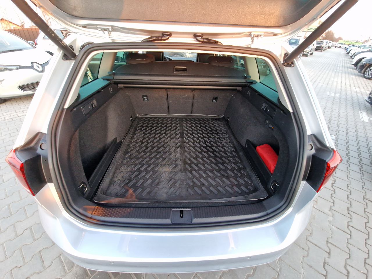 Volkswagen Passat Business+