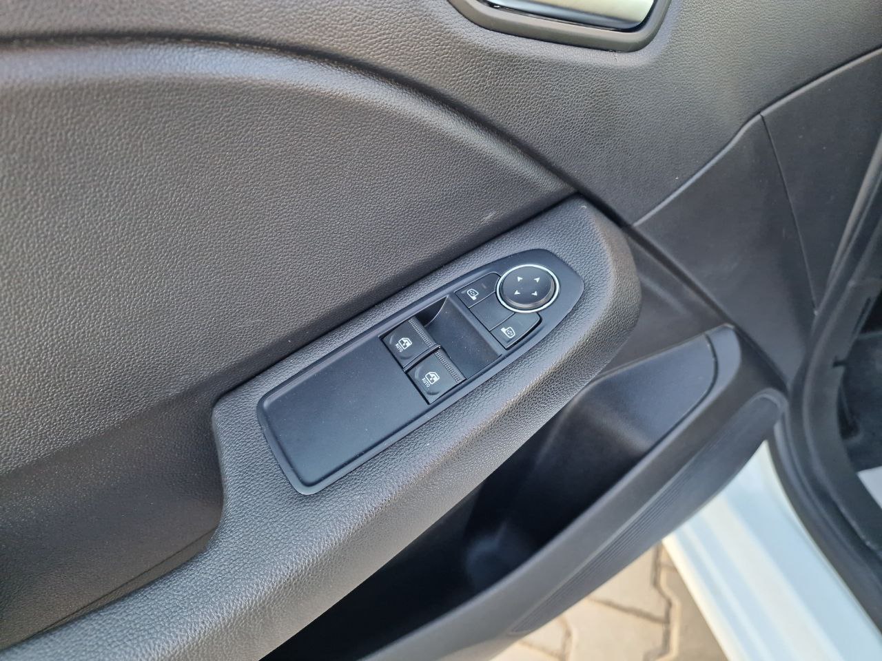 Renault Clio HYBRID Business