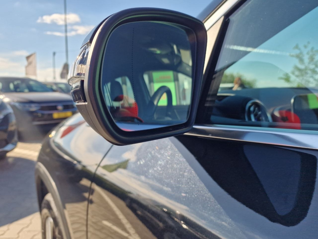 MERCEDES BENZ EQA
