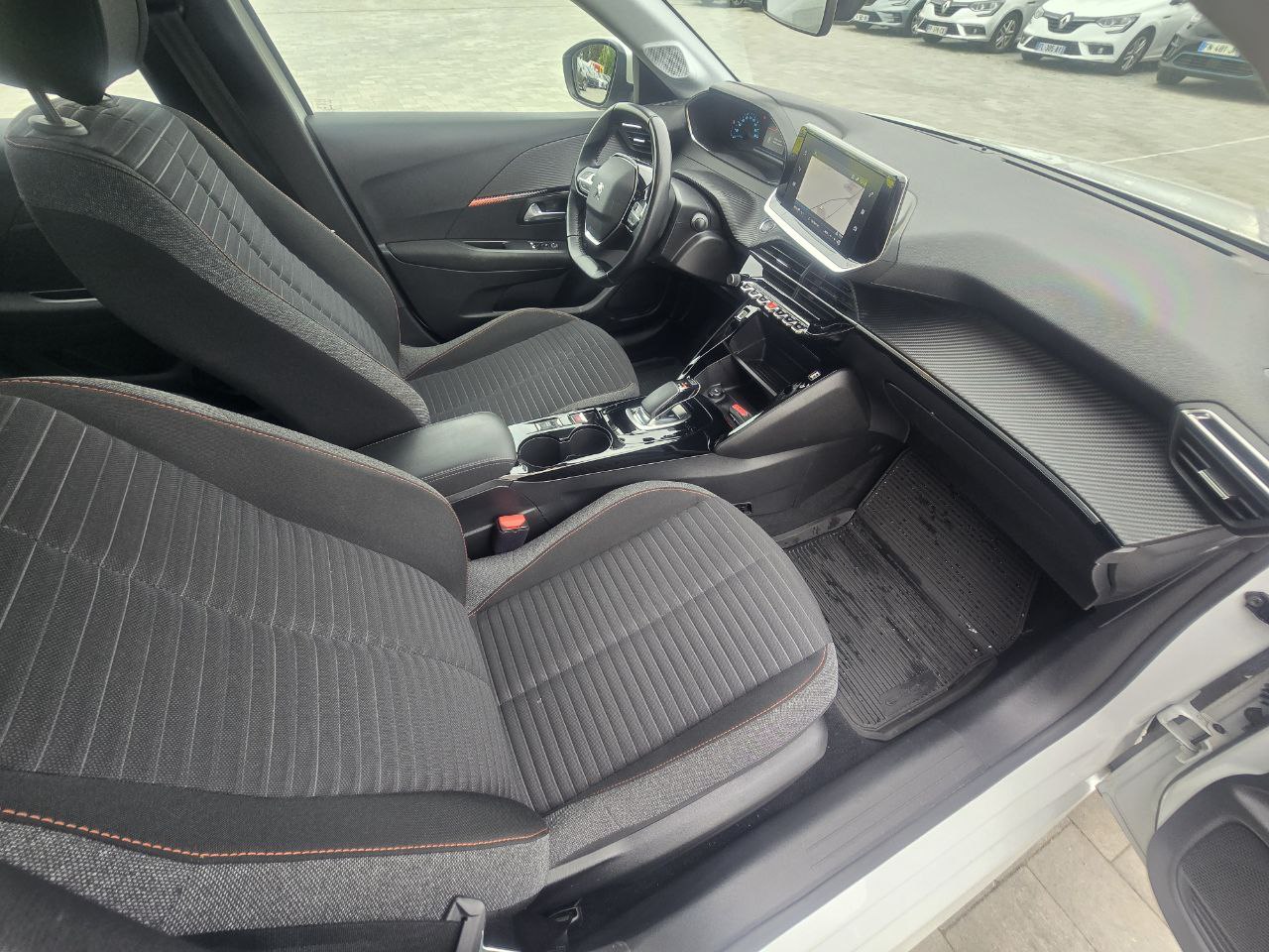 Peugeot E-208 Business