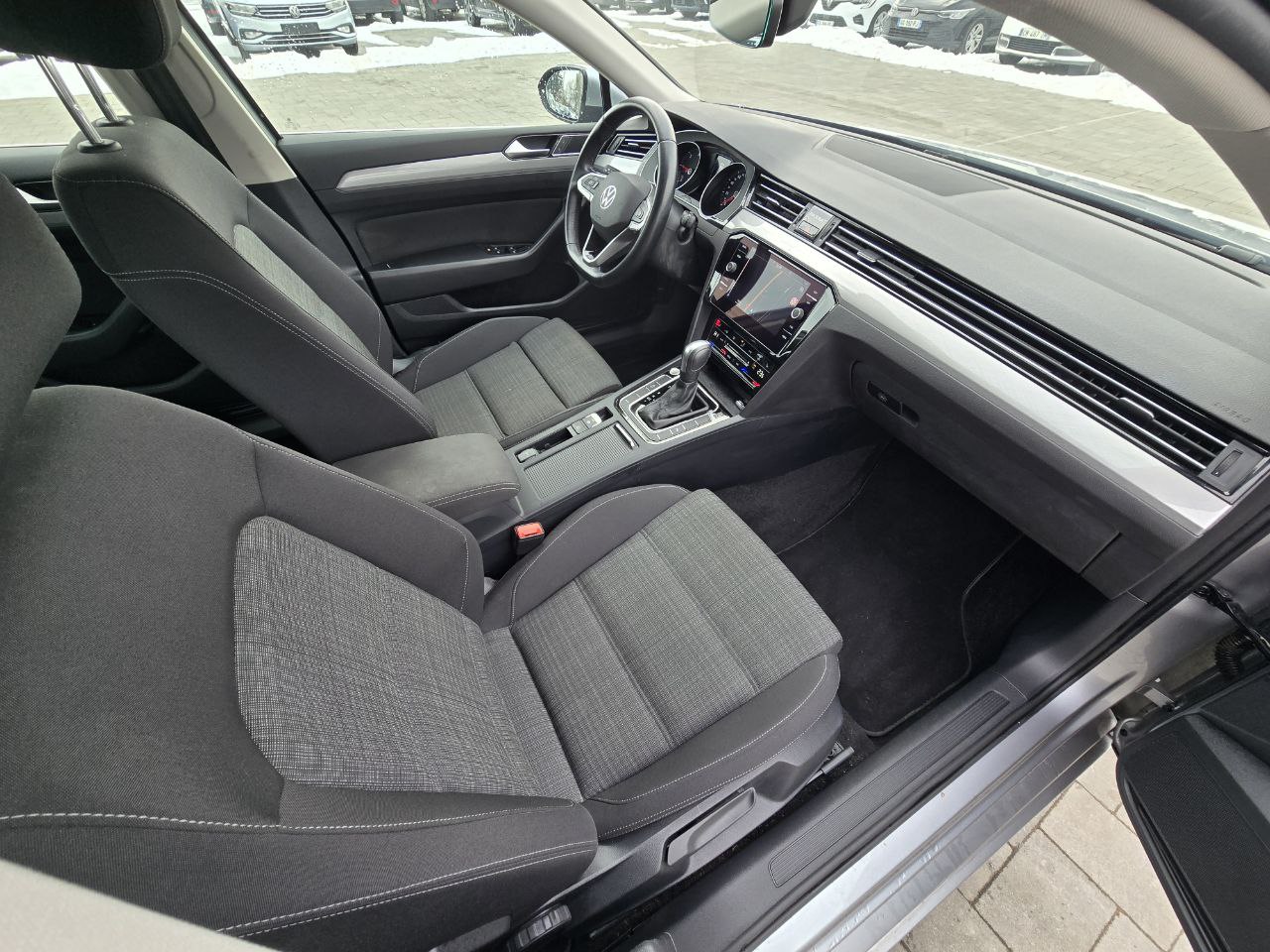 Volkswagen Passat Business+