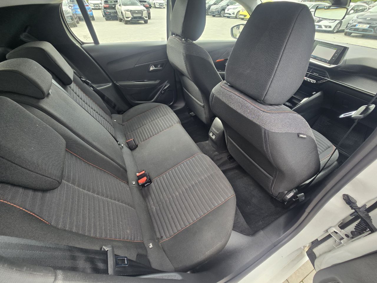 Peugeot E-208 Business