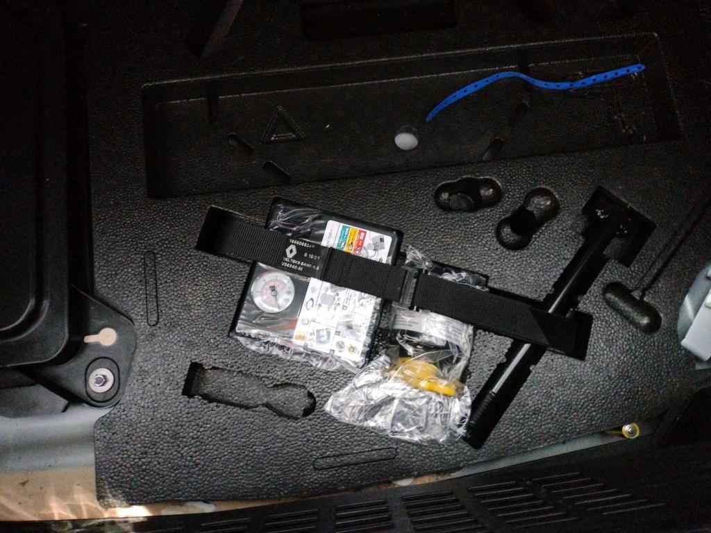 Renault Clio HYBRID Business