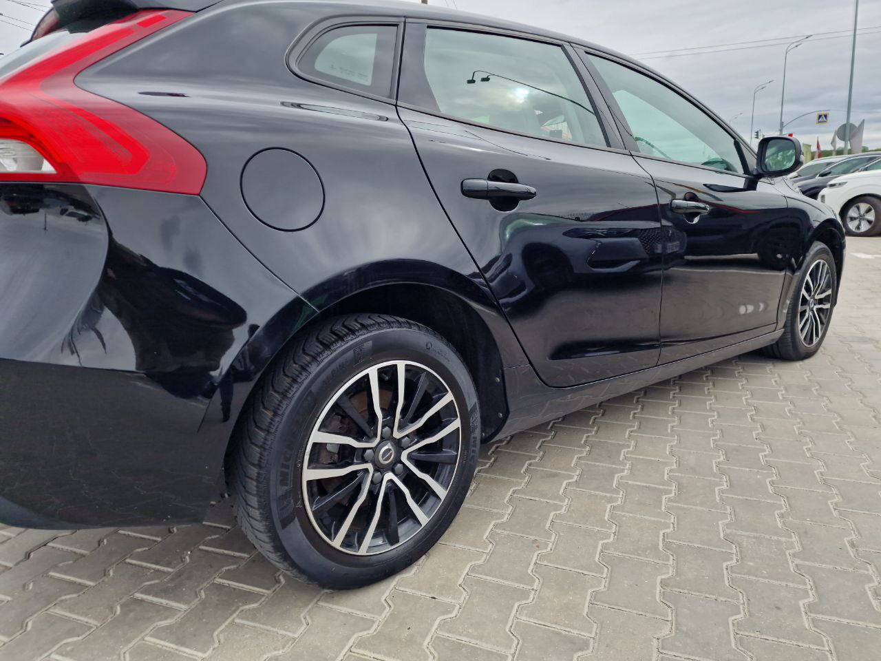 VOLVO V40