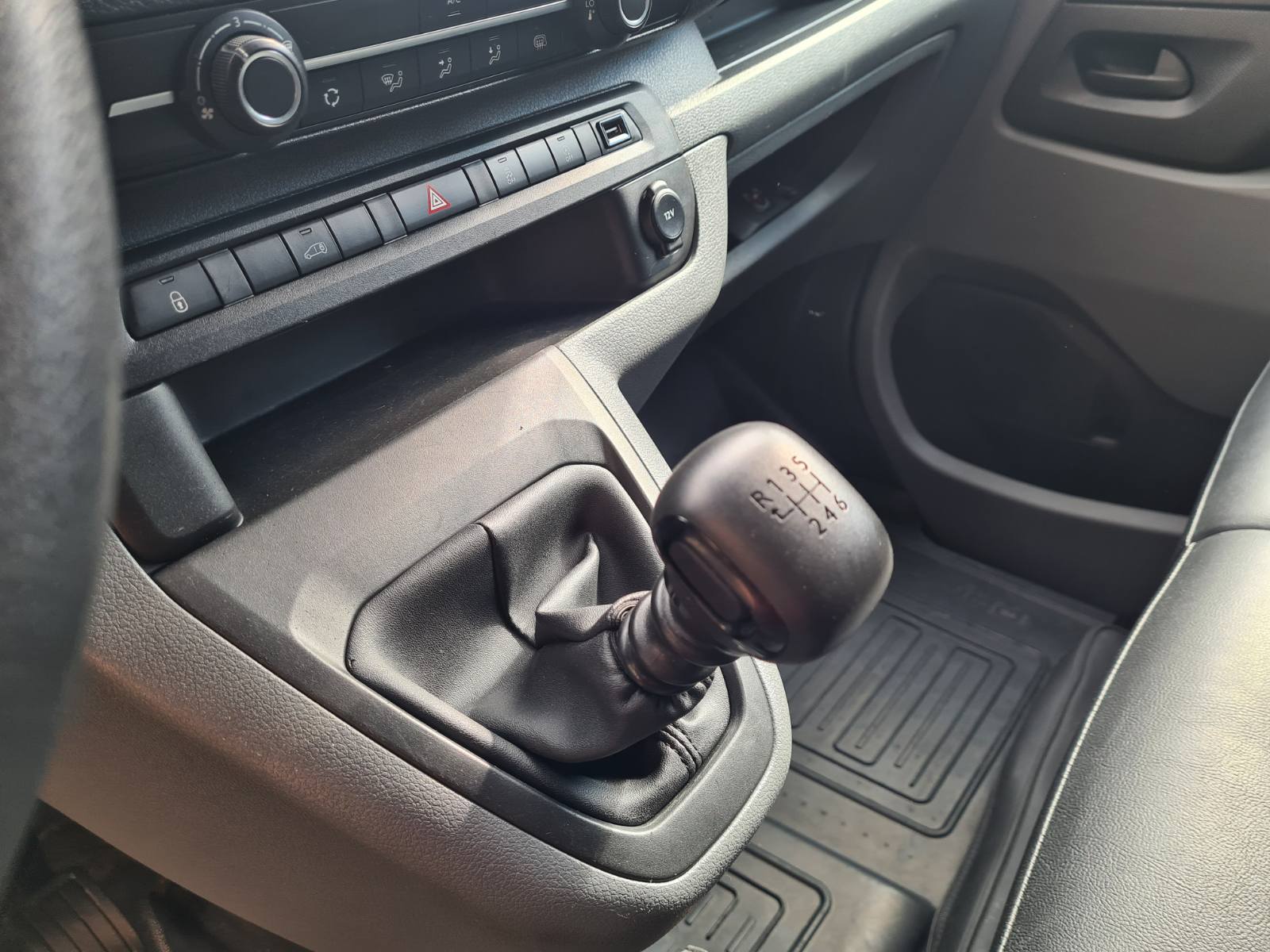TOYOTA PROACE LONG