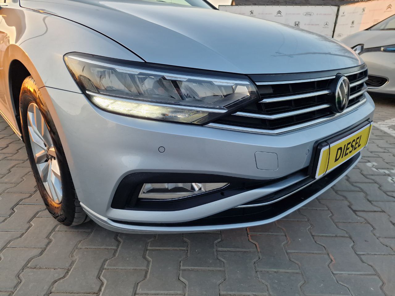 Volkswagen Passat Business+