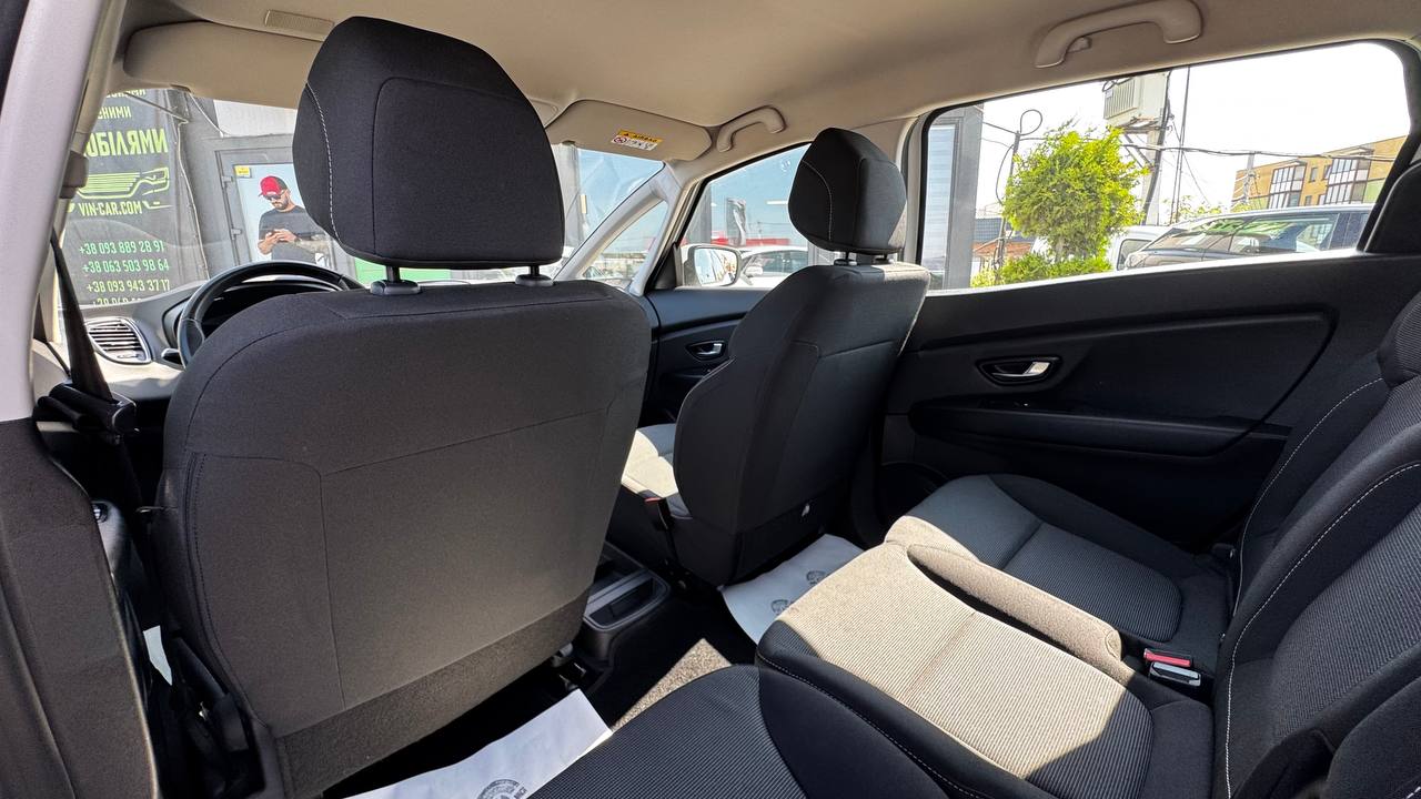 Renault GRAND Scenic Life