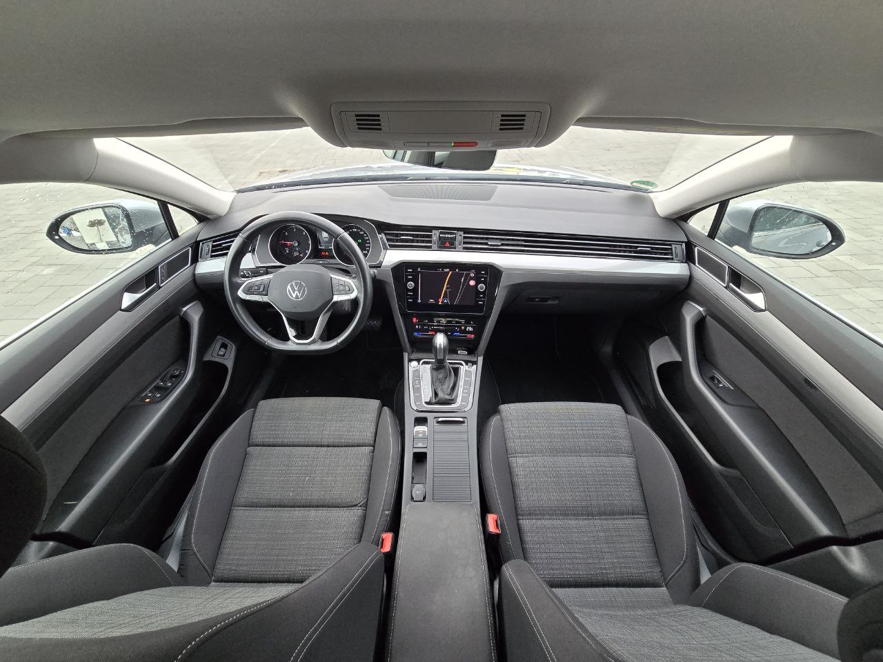 Volkswagen Passat Business+