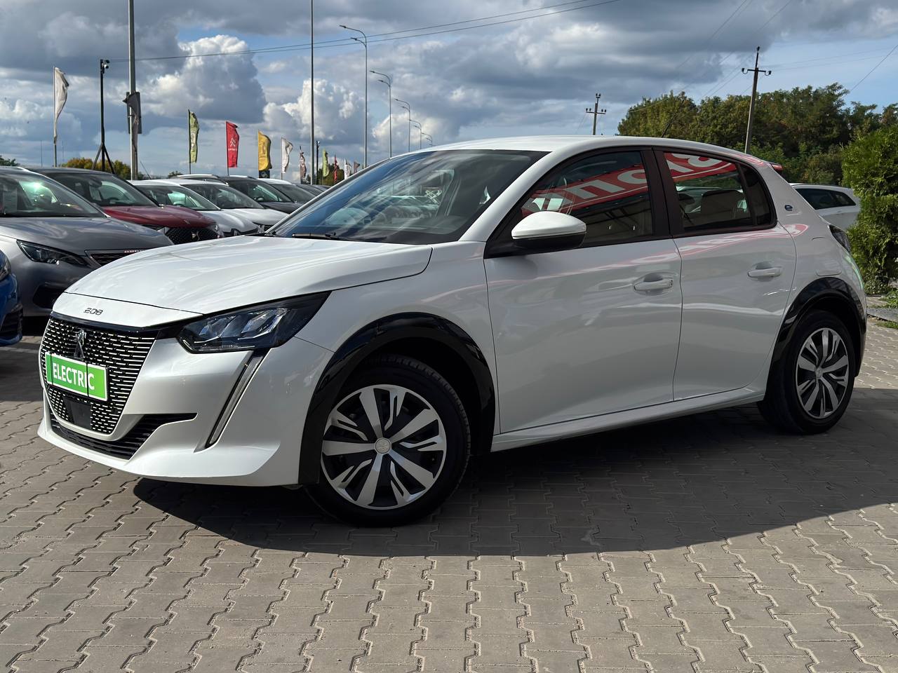 Peugeot E-208 Business