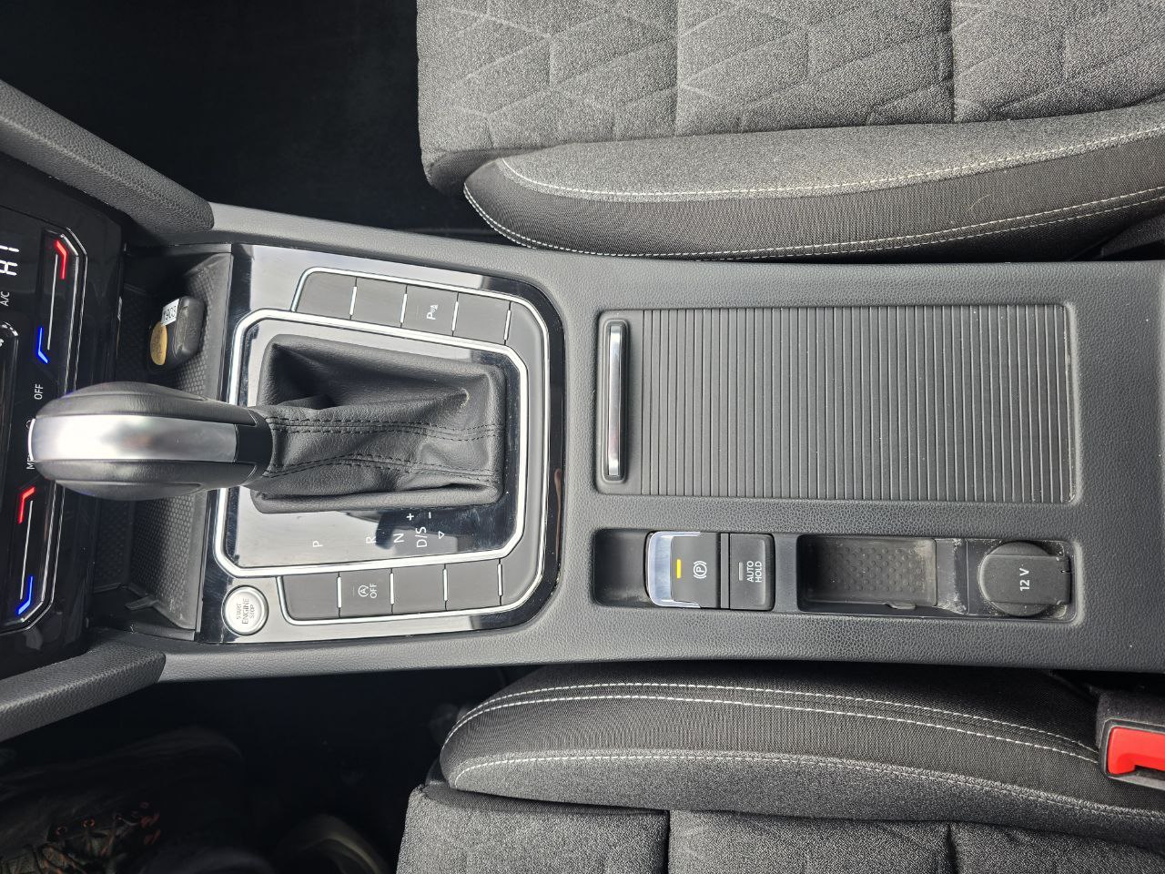 Volkswagen Passat Business+