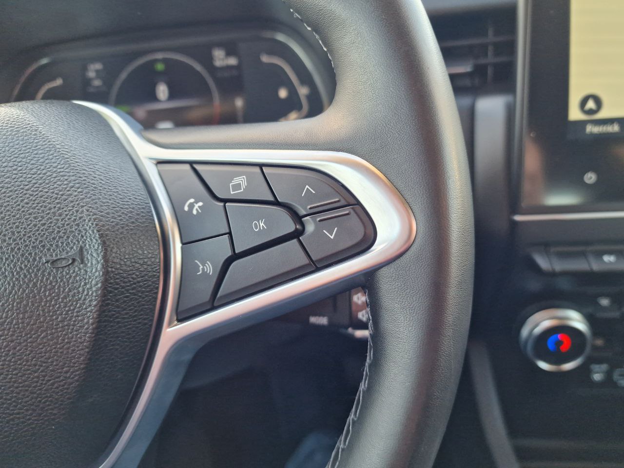 Renault Clio HYBRID Business