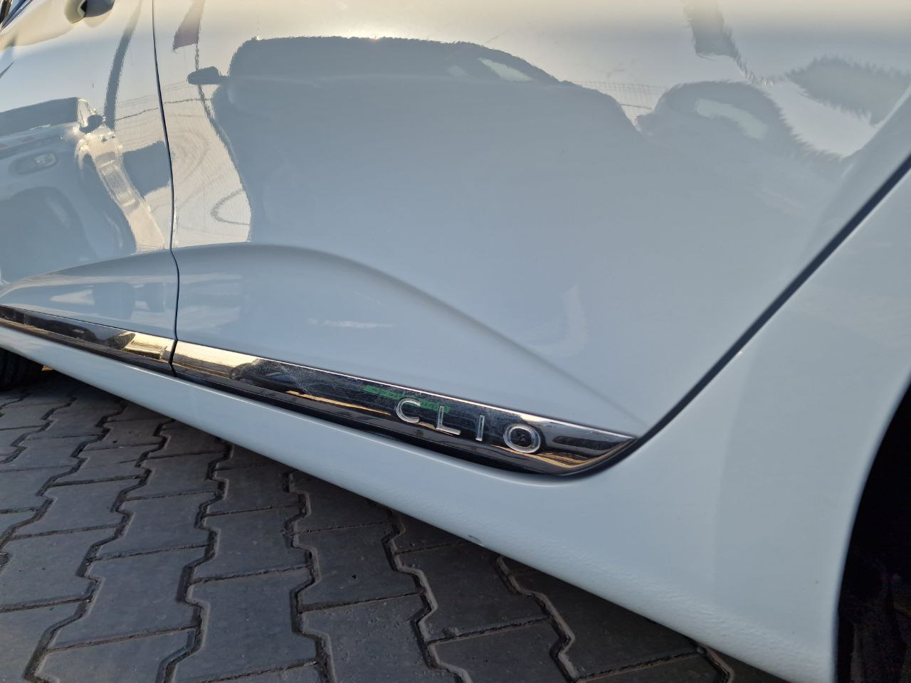 Renault Clio HYBRID Business