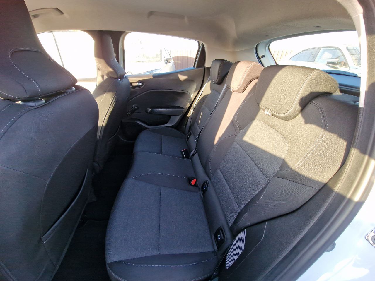 Renault Clio HYBRID Business