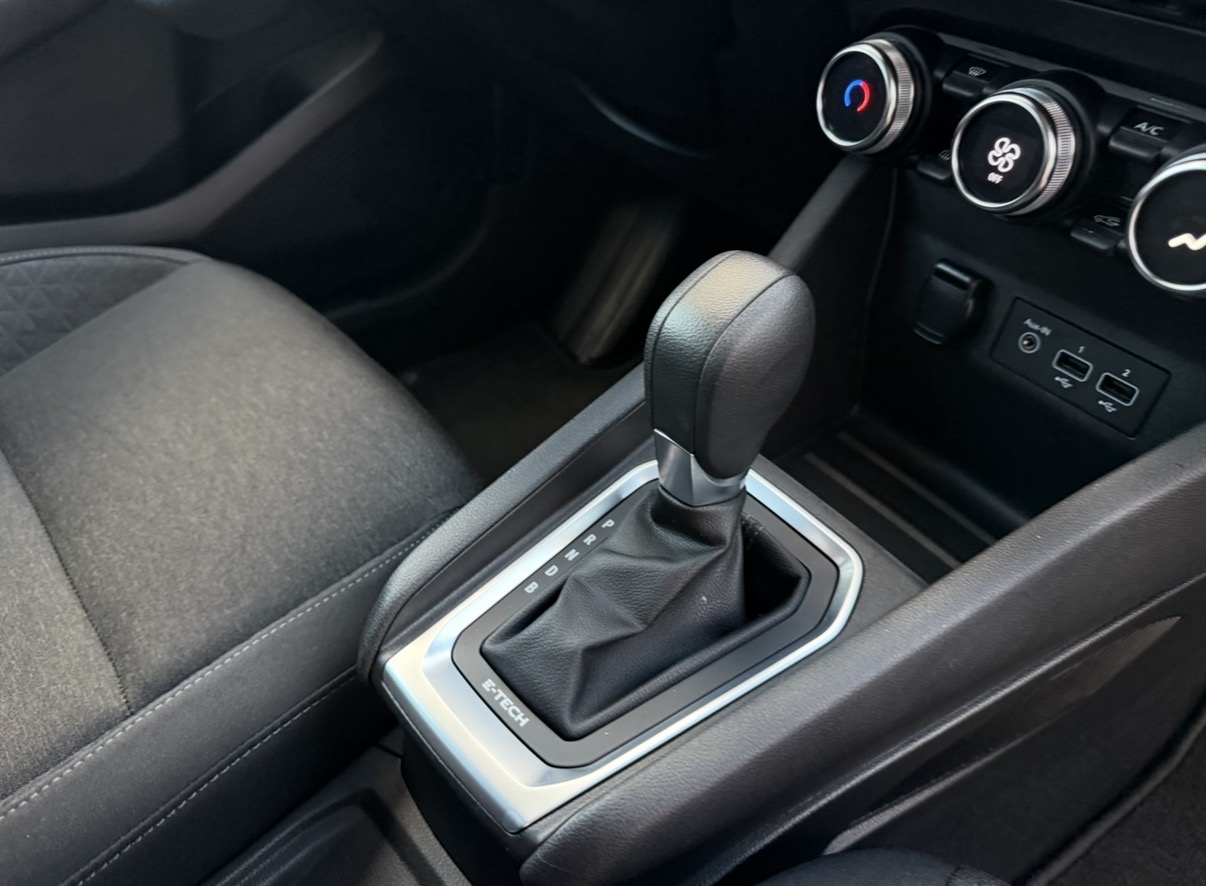 Renault Clio HYBRID Business