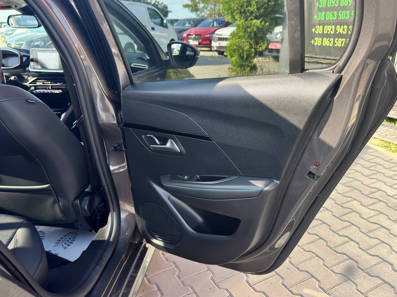 Peugeot 208 ALLURE