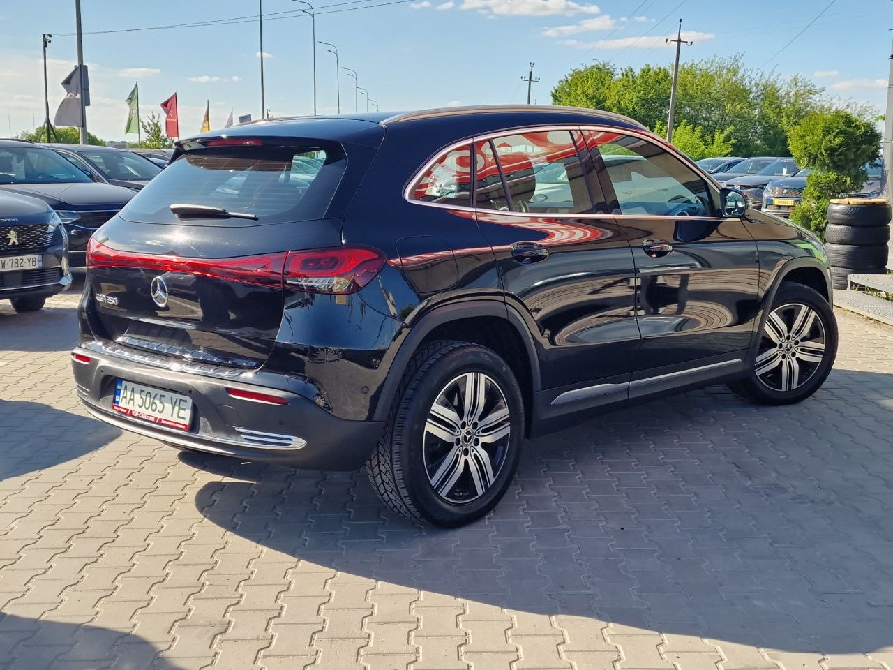 MERCEDES BENZ EQA