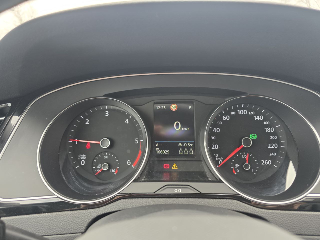 Volkswagen Passat Business+